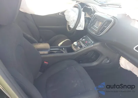 2015 Chrysler 200 Limited z USA, uszkodzony, nr VIN 1C3CCCAB6FN742392